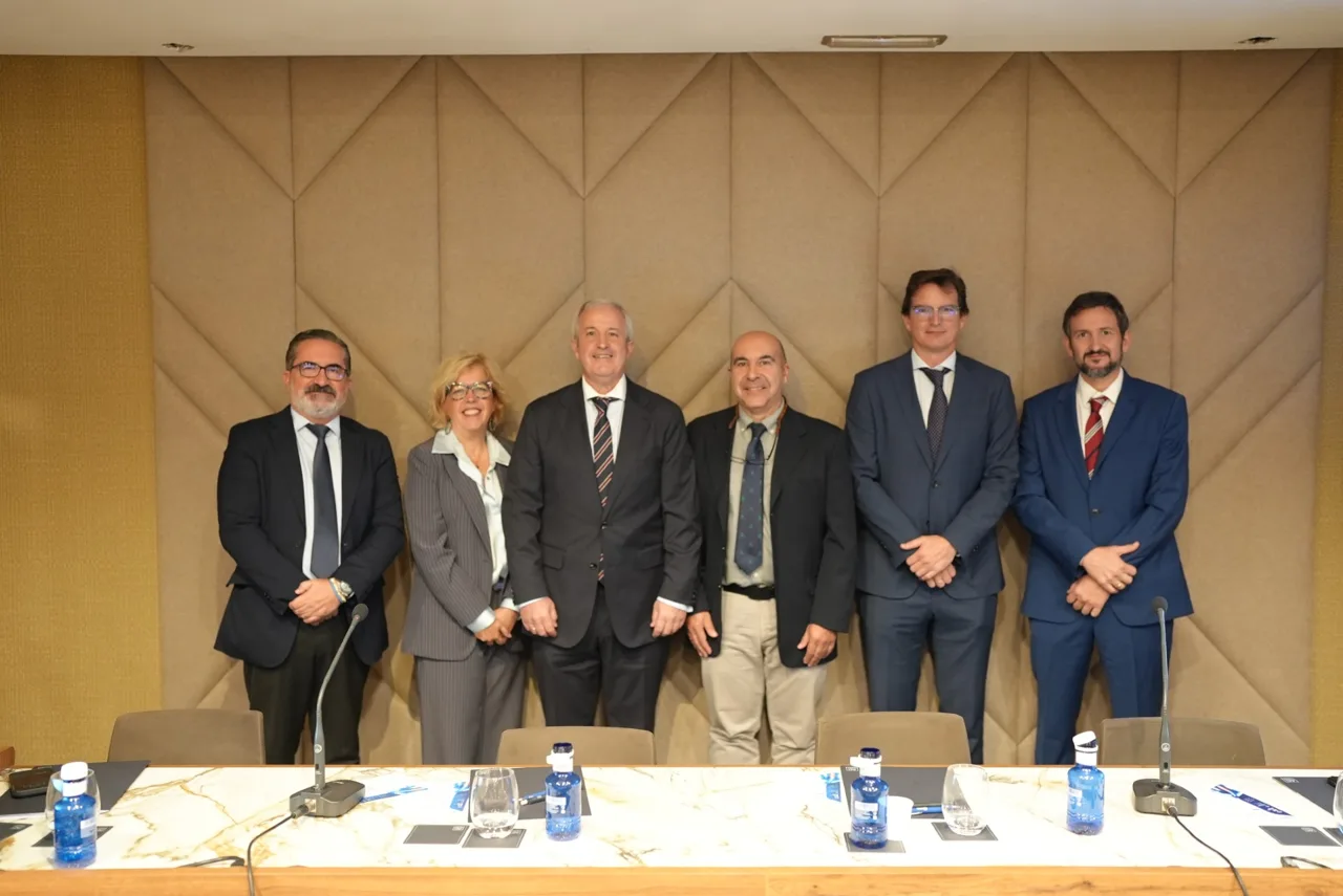 Ponentes de la I Jornada del Dolor Raquídeo organizada por IENSA en Sevilla